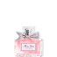 Dior Miss Dior Eau de Parfum - 32 290 Ft/ 30 ml

Igazi színes virágcsokor ez a parfüm, amelyet grasse-i rózsa,&nbsp;fűszeres bazsarózsa,&nbsp;púderes&nbsp;írisz és&nbsp;gyöngyvirág alkotnak. A parfüm különlegessége pedig nem csupán illatában, hanem üvegében is rejlik. Az üveg nyakát ugyanis egy jacquard-szövetből készült szalag öleli körbe, amelyet egy franciaországi szalagkészítő műhelyben gyártanak. Ugyanabban a műhelyben, ahol a legnevesebb divatbemutatókra is készítenek termékeket. Az üveget díszítő masni szövete mögött egyébként több hónapnyi munka rejlik, hagyományos szövőszék segítségével, aprólékos munkával készítik el. Mi ez, ha nem fenséges dekoráció?
