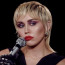 Modern mullet

A mullet frizura egyre nagyobb népszerűségnek örvend, ez pedig talán Miley-nak is köszönhető, aki gyönyörűen mutat ezzel a különleges frizurával is.
