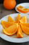 Narancs

Ez a gyümölcs nemcsak szervezeted hidratálásáról gondoskodik, de rengeteg tápanyagot, rostot és C-vitamint is tartalmaz. A narancs erejének titka magas pektinszintjében rejlik, mely egy oldható rost, ami természetes módon szabadul meg a koleszterintől. Emellett a narancs káliumot is tartalmaz, amely kivonja a felesleges nátriumot a szervezetből, így szabályozva a vérnyomást. A legjobb&nbsp;az egészben pedig, hogy a narancsban lévő kálium semlegesíti azokat a fehérjéket, melyek gátolják a szívszövetek fejlődését&nbsp;szívelégtelenséget idézve elő.
