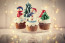 8. Hóember muffin

A muffin eleve jó választás, hiszen könnyed kis sütemény a sok tömény és édes között. A hóember dekorelemmel megbolondíthatod, és meghozhatod a karácsonyi hangulatot. A recept sem bonyolult!
