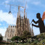 Antoni Gaudí elképesztő műve, A Szent Család-templom (katalánul Sagrada Família) római katolikus templom Barcelonában. Az építése 1882-ben kezdődött és a tervek összetettsége miatt rendkívül lassan halad, jelenleg is munkálatok folynak rajta, elkészülte után a világ legnagyobb bazilikája lesz.
