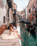Velence, Olaszország

Velence csatornái és hídjai, az épületek különleges&nbsp;formái, a művészet és a kultúra mind hozzájárulnak a város romantikus hangulatához. Egy gondolázás a csatornákon a legromantikusabb élmény, amit Velencében átélhetünk.
