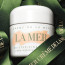 La Mer The Moisturizing Soft Cream hidratáló arckrém 100 ml 173 290 Ft (Douglas)

Tápláló kezelés minden bőrtípusra, különösen nagyon száraz bőrre ajánlott. A 3-4 hónapos bioerjesztési folyamat során előállított legendás Crème de la Mer gazdag tápanyagával, a The Miracle Broth ™ megváltoztatja a bőr szerkezetét. Képlete tartalmazza a tengeri moszatot, a C-vitamint, az E és a B12-et, valamint a citrusfélék, az eukaliptusz, a búzacsíra és a napraforgómag olajait is. Csökkenti a ráncok és pórusok láthatóságát, puhábbá, simábbá és feszesebbé teszi a bőrt.
