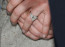 Albert monacói herceg még 2010-ben kérte meg Charlene hercegné kezét ezzel a csodálatos gyűrűvel, amit a párizsi Repossi ékszerészei készítettek el. A gyűrű fő eleme a három karátos, körte csiszolású gyémánt, amit kisebb gyémántok ölelnek körül háromszög elrendezésben. Igazán különleges és szemkápráztató darab, nem igaz?
