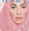 Az énekesnő úgy fest az olasz Vogue címlapján ebben a rózsaszín gyapjúrengetegben, mint egy életnagyságú ewok a Csillagok háborújából. A rajongók mindenesetre imádják.
