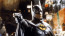 1. Michael Keaton

Michael Keaton eddig két nagyjátékfilmben, az 1989-es Batmanben és az 1992-es Batman visszatérben bújt denevérkosztümbe, és ragyogóan hozzásimult a karakterhez annak ellenére, hogy sokan vígjátéki múltja miatt nem tartották alkalmasnak a feladatra. Batmanként komor, rejtélyes és olykor egyenesen kíméletlen volt, Bruce Wayne-ként pedig nagyszerűen játszotta meg a könnyed modorú milliárdos playboy-t, akit azonban belülről titkos fájdalom emészt. (Érdekesség: Keaton 2022-ben két moziban is újrajátssza ikonikus szerepét.)
