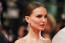 Natalie Portman sminkjéről is érdemes említést tennünk: a füstös szemeit egy nude árnyalatú rúzzsal spékelte meg.&nbsp;
