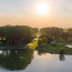A szálloda 100 hektáros gyönyörű környezetben található Magyarország legelső golfpályája ölelésében.
