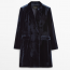 Massimo Dutti Velvet blazer-style dress 49 995 Ft

A blézer ruhák igazi klasszikusoknak sázmítanak - bárhol, bármikor fel lehet őket venni. Bársony anyagból különösen drágának hatnak, főleg, ha ilyen mesés kékes színből vannak elkészítve!&nbsp;
