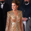 Katalin hercegnő beragyogta az estét ebben az arany színű Jenny Packham ruhában, amit az új James Bond-film londoni premierjén viselt

