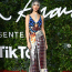 Eiza Gonzalez Paco Rabbane szettje&nbsp;nem igazán illik a londoni Fashion Awards vörös szőnyegére.
