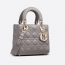 Dior Medium Lady Dior táska (kb. 1,5 millió forint)&nbsp;
