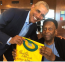 Barack Obama sem maradt ki a részvétet nyilvánítók közül. „Pelé volt az egyik legnagyszerűbb, aki valaha ezt a gyönyörű játékot játszotta. A világ egyik legismertebb sportolójaként tökéletesen értette azt az erőt, amit összehozza a sportot és az embereket. Gondolatban ott vagyunk a családjával és mindazokkal, akik szerették és csodálták őt” – írta az Instagramon az Amerikai Egyesült Államok korábbi elnöke.
