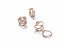 Az rozéarany gyűrűk tökéletesen kombinálhatók bármilyen öltözékkel, így tökéletes ajándék egy ilyen darab is.
