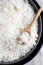 RIZS

A rizsszemek könnyen lecsúszhatnak a lefolyóba, azonban ha a rizs egyszer már a csövekbe került, a tésztához hasonlóan még több vizet fog magába szívni és megduzzad.
