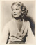 Thelma Todd 1935. december 15-én exkluzív partira volt hivatalos Hollywood egyik legelőkelőbb bárjában. A mulatság után taxival ment haza, s miután kiszállt az autóból, felsétált a lépcsőn a lakásába, ahol élettársával, Roland West filmrendezővel élt együtt. Másnap reggel a házvezetőnője, Mae Whitehead a saját autójának kormányára dőlve, vér áztatta estélyi ruhában talált rá holtan – a gyújtás be volt kapcsolva, de a motor nem járt. Testén számos sérülést találtak: eltört az orra, két bordája megrepedt, s úgy tűnt, valaki megpróbált lenyomni egy nehéz tárgyat – vélhetően egy pezsgősüveget – a torkán.
