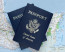 Kék&nbsp;- Az "újvilág" országainak útlevele általában sötétkék, de ebből a színből is használnak egyes nemzetek különböző árnyalatokat. Az Egyesült Államok a mostani előtt vöröset és zöldet is birtokolt, amíg elért a mai - 1994 óta bevált - változathoz. (Az USA-ban a diplomaták igazolványa fekete.)
