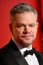 Képünk a Bourne-filmek sztárját, Hollywood örök jófiúját, az Oscar-díjas Matt Damont rejtette. Ugye benned is az ő neve derengett fel, miután megpillantottad a fotót? Ha igen, minden elismerésünk a tiéd: neked tényleg hihetetlen memóriád van!
