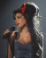 Amy Winehouse életének utolsó 24 órája igencsak furcsa volt: az énekesnő végső napjaiban sem tudott úrrá lenni függőségein, önpusztító életmódjának pedig az lett az eredménye, hogy 27 éves korában holtan találták őt lakásában.
&nbsp;
