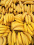1. Banán

A banán nagyon gazdag káliumforrás, ezért talán nem meglepő, hogy fogyasztása kifejezetten ajánlott a magas vérnyomással küzdőknek.&nbsp;„Több kutatás eredménye is alátámasztja, hogy a banán nagyon hatékonyan alkalmazható a hipertónia kezelésére, ugyanis képes csökkenteni a nátrium szervezetünkben kifejtett hatását" - magyarázza Dr. Sabgir.
