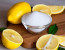 A citromsav is remek megoldás.&nbsp; Szórd a zsíros felületre, tedd a stütőbe 20 percre 200 fokon, majd vedd ki és mosd el.
