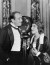 A sztárpár, Douglas és Mary, 1919-ben megalapította Charlie Chaplinnel a United Artists filmgyártó vállalatot, így nem csupán gyengéd érzéseik, de munkájuk és közös cégük is összekötötte őket, ez azonban nem akadályozta meg Fairbankset abban, hogy végül elhagyja tehetséges, Oscar-díjas feleségét.
