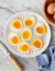 A Mirrornak&nbsp;nyilatkozó szakértők szerint a legtöbb helyen – legalábbis az Egyesült Királyságban – biztosan beoltják a tyúkokat szalmonella ellen, így a tojásokat is ellátják egy jelzéssel, miszerint azokat szalmonella ellen beoltott tyúkok tojták. Éppen ezért ezeket a tojásokat biztonságos hűtőszekrényen kívül tárolni, de csak 20 fokon vagy az alatti hőmérsékleten. Mindez azt is jelenti, hogy az ilyen tojásokat biztonságos lágyan/félkeményre főve fogyasztani.
