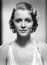 Gloria Stuart 1910. július 4-én látta meg a napvilágot, pályafutása pedig viszonylag korán kezdetét vette: 22 évesen már szerződése volt a Universal filmstúdióval, és sorra kapta a jobbnál jobb szerepeket. Élete során közel 80 alkotásban tűnt fel, s nemcsak a szakma, de a közönség is örökre a szívébe zárta.
