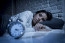 Közismert tény, hogy abban az esetben, ha nem alszunk eleget, az feledékenységhez, ingerlékenységhez és energiaszegénységhez is vezethet, a problémák azonban hosszú távúvá is válhatnak, még akkor is, ha nem érezzük úgy. A szakemberek szerint ha hosszú időn át nem alszunk eleget, az bizony növelheti a demencia kockázatát - ez azokat veszélyezteti, akik rendszeresen hat órát vagy annál kevesebbet pihennek éjszakánként.
