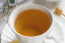 A Meglepetés a cikkében megjegyzi, hogy a virágteát tavaszra, míg a zöldet inkább nyárra javasolják. A zöld teát mindig csakis 70-80 Celsius-fokú vízzel öntsük nyakon, tehát ne forrjon teljesen.
