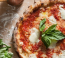 A 19. században az olasz bevándorlók magukkal vitték a pizzakészítés mesterségét Amerikába, ahonnan az 1950-es években indult világhódító útjára.
