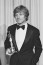 Robert Redford a nyolcvanas években a kamera másik oldalára állt és megrendezte az Átlagemberek című alkotást, amelyért rögtön Oscar-díj lett a jutalma.
