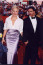Sharon Stone (1998)

Sharon Stone is beírta magát a történelembe, amikor az Oscar-gálán egy egyszerű&nbsp;gombos, fehér Gap inggel párosította selyem Vera Wang szoknyáját. A szokatlan kombináció átértelmezte a modern csillogást, és a klasszikus fehér inget minden nő gardróbjának kötelező elemévé tette.
