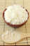 Rizs

Ha a rizst egy légmentesen zárható tárolóedényben helyezzük el, még évek múlva is elővehetjük és megfőzhetjük, ugyanolyan lesz az íze. A fehér, a basmati és Arborio, valamint a vad- és jázmin típussal ellentétben azonban ez nem igaz a barna rizsre, ami olajgazdagsága miatt könnyen megavasodik.
