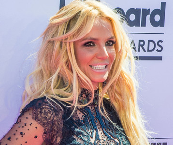 Szívükhöz kaptak a rajongók: Britney Spears meztelenkedős videóval jelentkezett be a nászútjáról