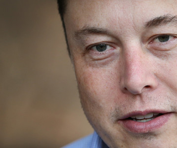 Elon Musk pénzzel akarta elhallgattatni az őt szexuális zaklatással vádoló légiutas-kísérőt