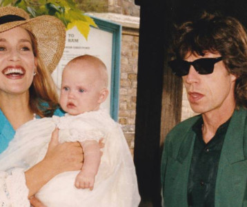 Bikiniben pózolt Mick Jagger lánya – Le se tagadhatná a szüleit!