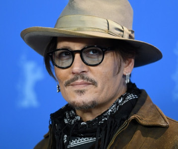 Horribilis összegért cserélt gazdát a karprotézis, amit Johnny Depp használt az Ollókezű Edward forgatásán