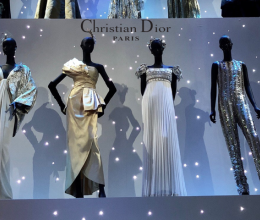 Ilyen a ruhamennyország VIP részlege - A párizsi Dior kiállításon jártunk
