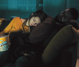 Akár komoly betegség jele is lehet, ha gyakran elalszol tévézés közben