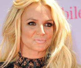 Britney Spears késekkel hadonászott az Instagram-videójában, rendőrök lepték el az énekesnő házát