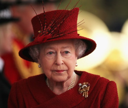 Akkora sort állt II. Erzsébet ravatala előtt, hogy az még a világűrből is látszott - Fotó
