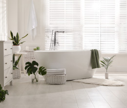 A klasszikus még mindig trendi: 10 álomszerű fehér fürdőszoba, ami levesz a lábadról