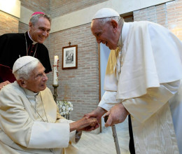 Ferenc pápa arra kérte híveit, hogy imádkozzanak elődjéért: az egyházfő szerint XVI. Benedek nagyon beteg