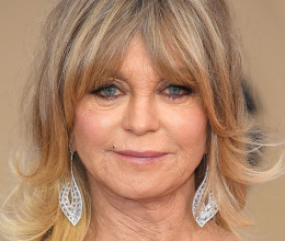 77 évesen is csak úgy ragyog: Goldie Hawn, a magyar származású díva az idő múlásával is éppoly remekül fest, mint fiatalon - Fotók