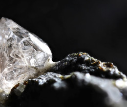 Ilyen gyémántot még sosem bocsátottak árverésre - csaknem 16 milliárd forintot fizettek érte
