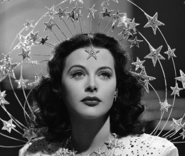 Hedy Lamarr: kora leggyönyörűbb színésznőjeként csinált karriert, majd véletlenül feltalálta a wifit
