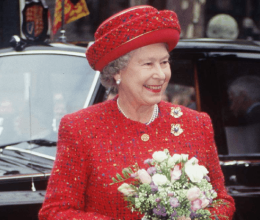 Igazi stílusikon volt II. Erzsébet királynő: ezek voltak a legemlékezetesebb ruhái