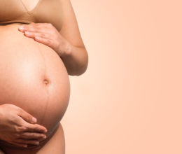 Így előzheted meg a terhesség alatt kialakuló striákat
