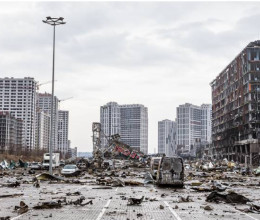 Putyin nem áll le: Ismét lakóházakat bombáztak Ukrajnában, eltaláltak két 9 emeletes lakóházat Zaporizzsjában